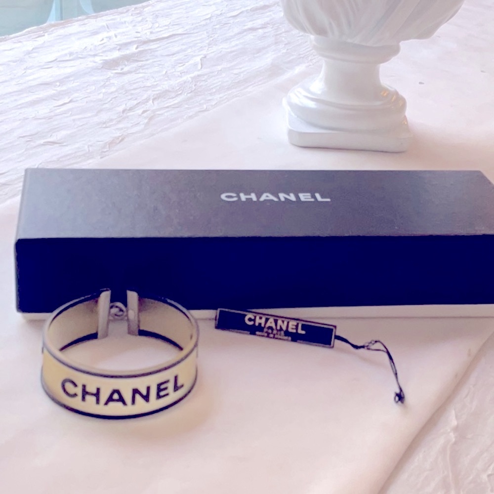 Vintage Chanel 2001 bracelet, 100% authentic